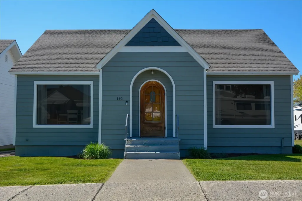 112 E 5th Street Lind WA 99341