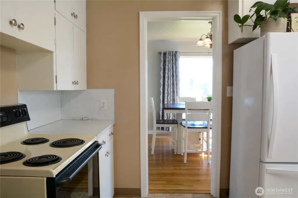 112 E 5th Street Lind WA 99341