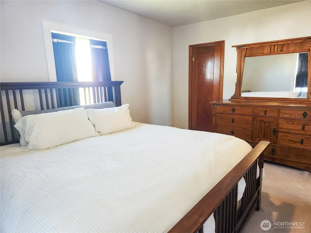 112 E 5th Street Lind WA 99341