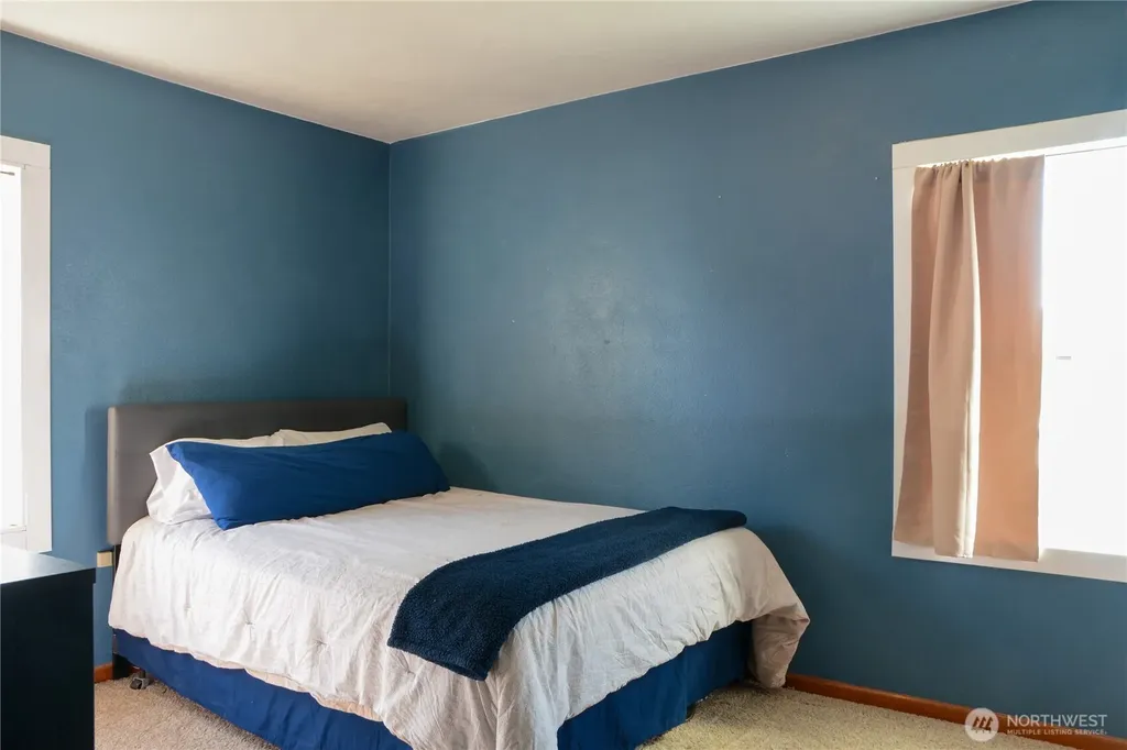 112 E 5th Street Lind WA 99341