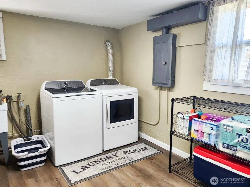 112 E 5th Street Lind WA 99341