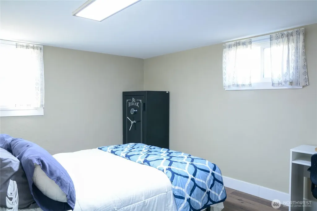 112 E 5th Street Lind WA 99341