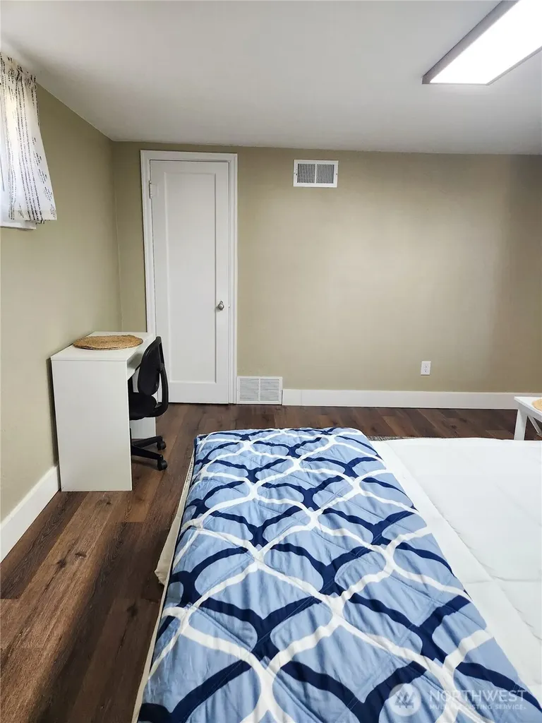 112 E 5th Street Lind WA 99341