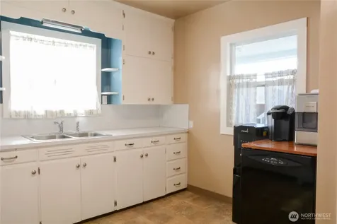 112 E 5th Street Lind WA 99341