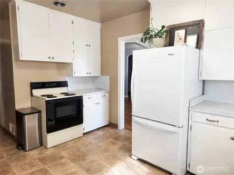 112 E 5th Street Lind WA 99341
