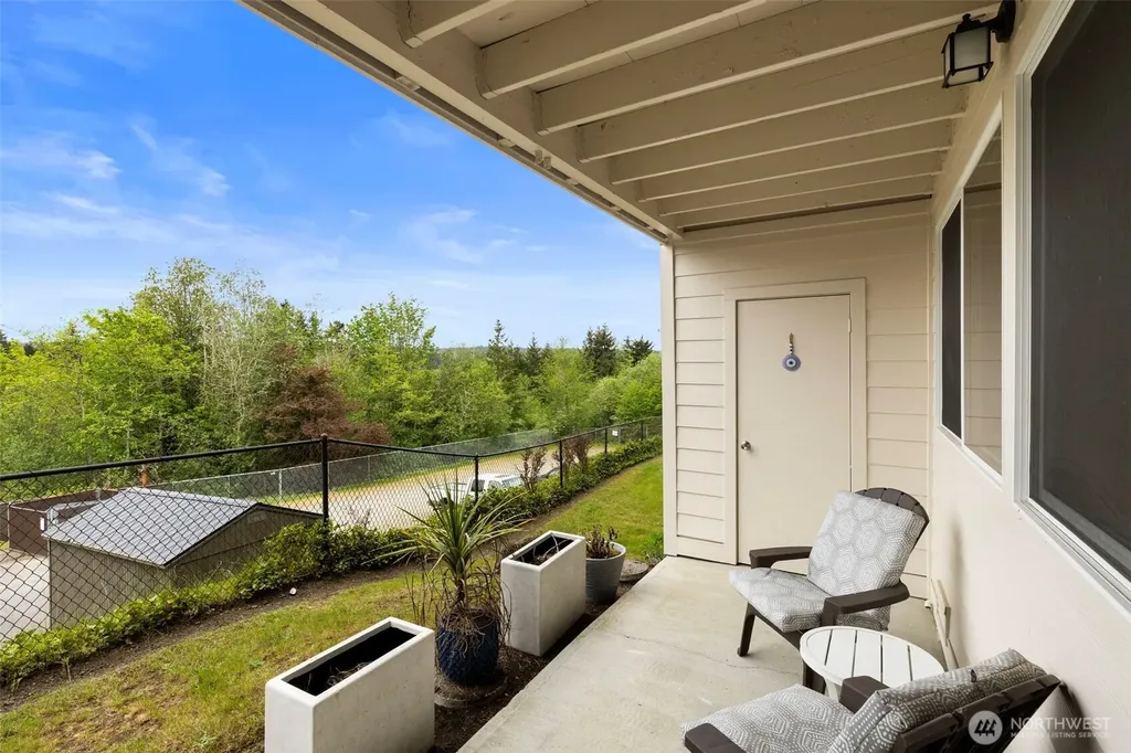 20198 Vikings Crest Loop NE Poulsbo WA 98370