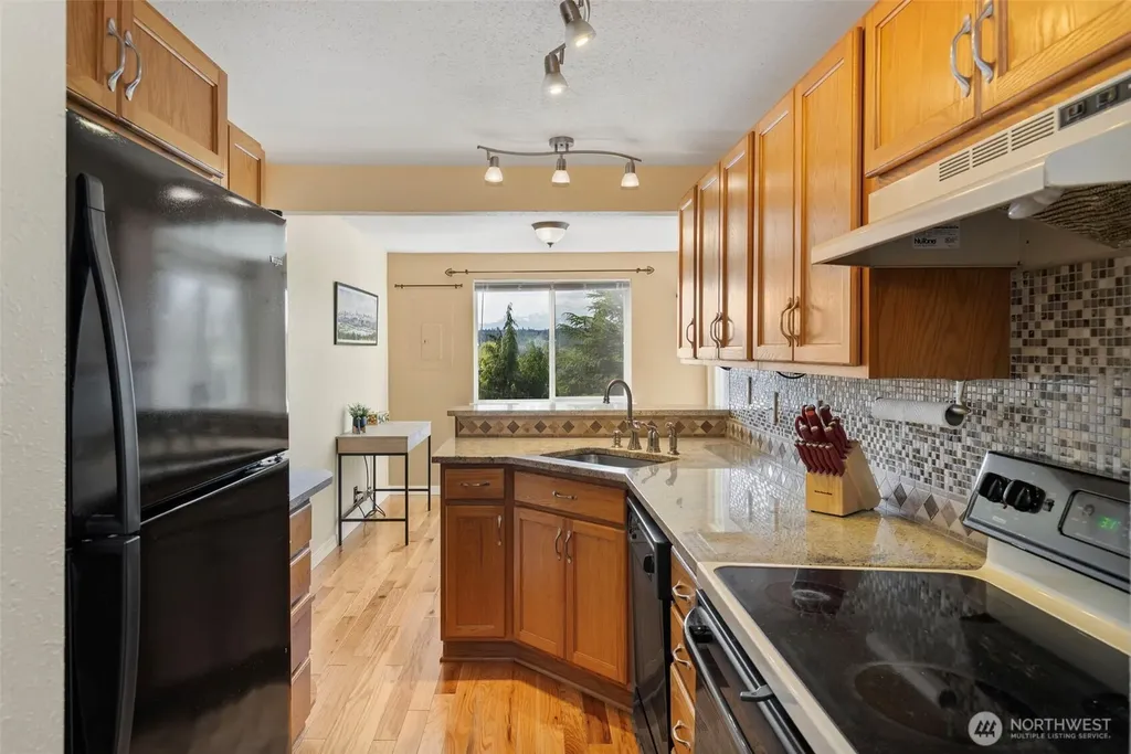 20198 Vikings Crest Loop NE Poulsbo WA 98370