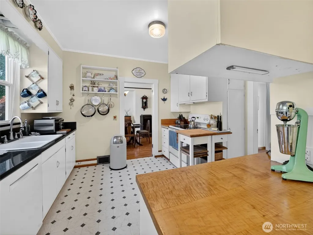 6906 NE Carpenter Lane Kingston WA 98346