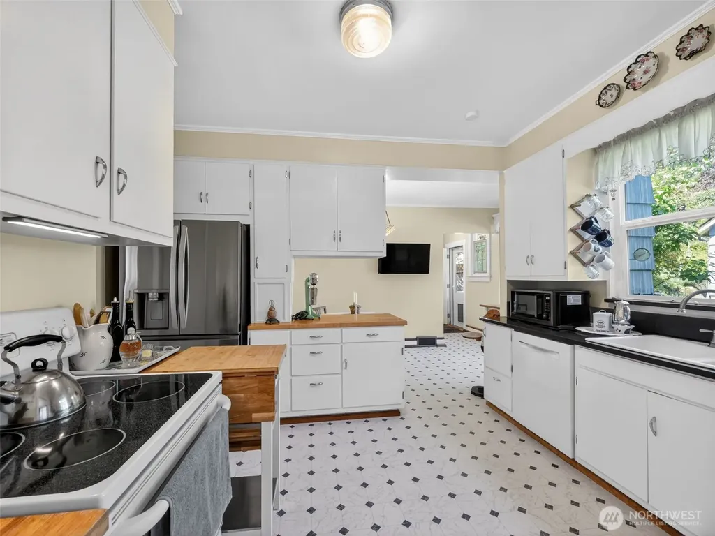 6906 NE Carpenter Lane Kingston WA 98346