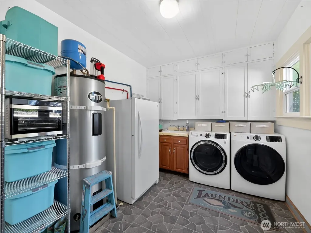 6906 NE Carpenter Lane Kingston WA 98346