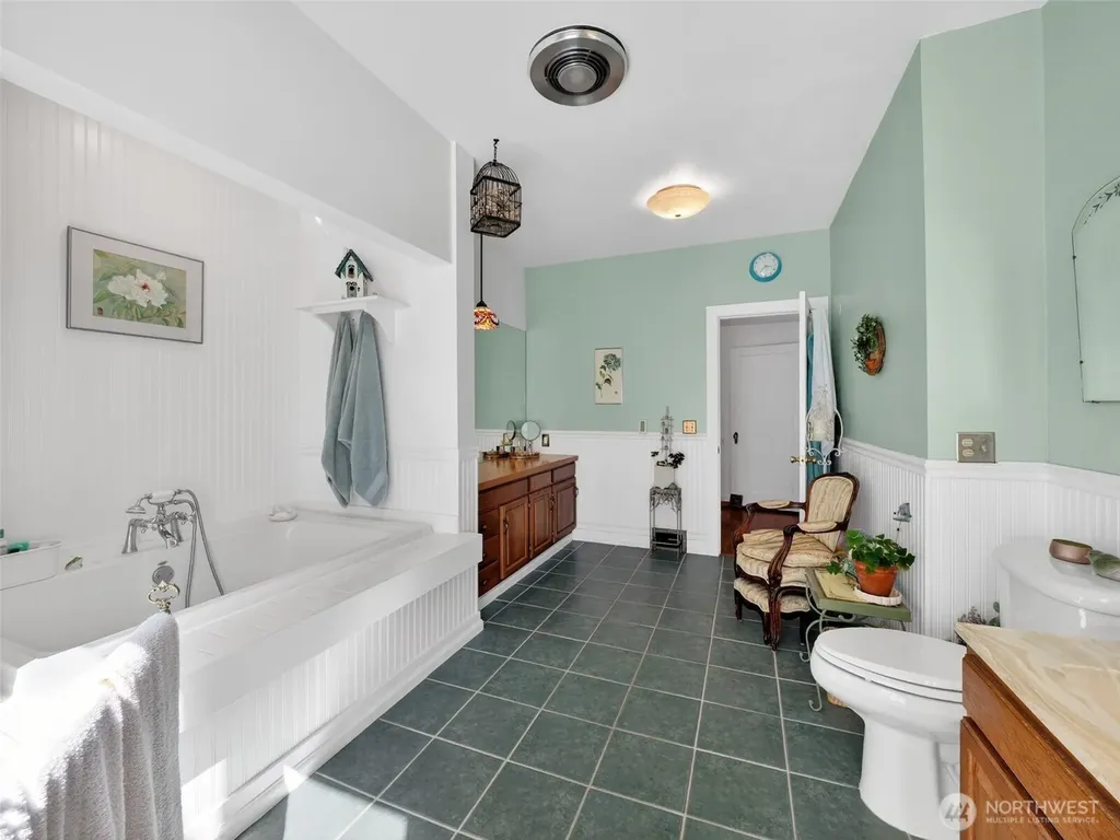 6906 NE Carpenter Lane Kingston WA 98346