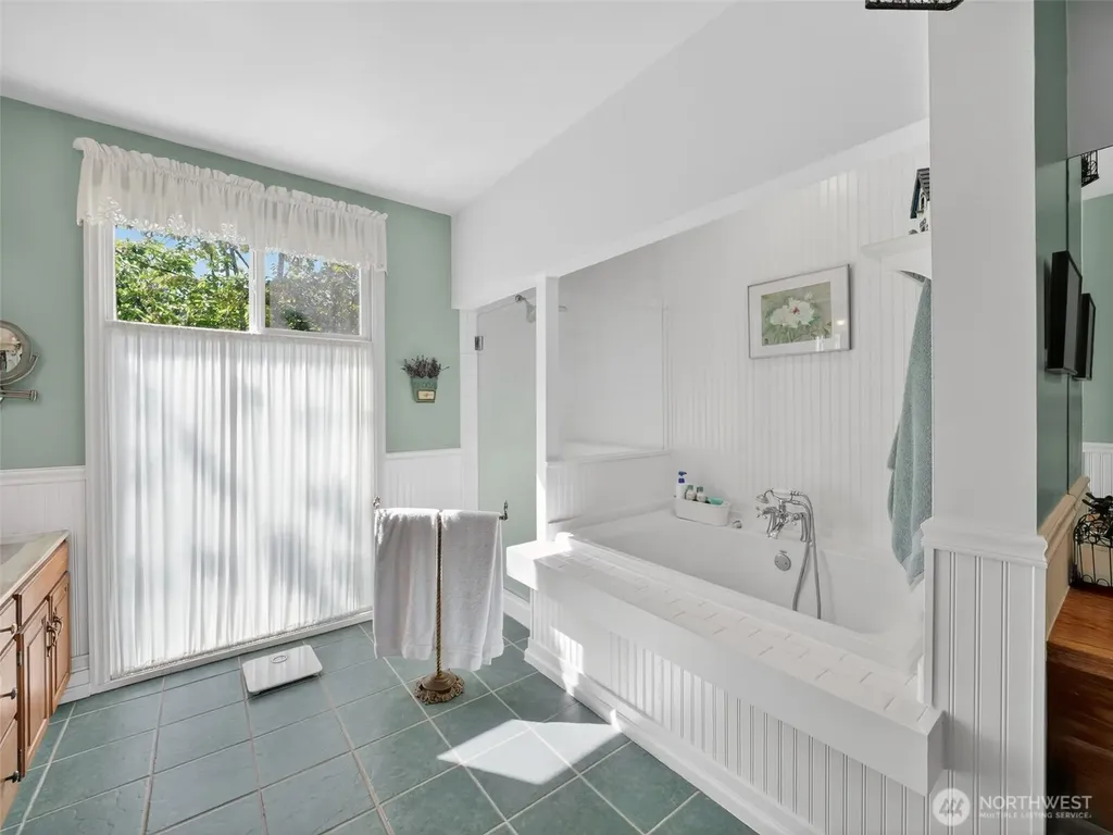 6906 NE Carpenter Lane Kingston WA 98346