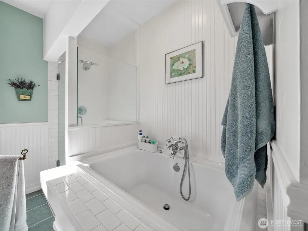 6906 NE Carpenter Lane Kingston WA 98346