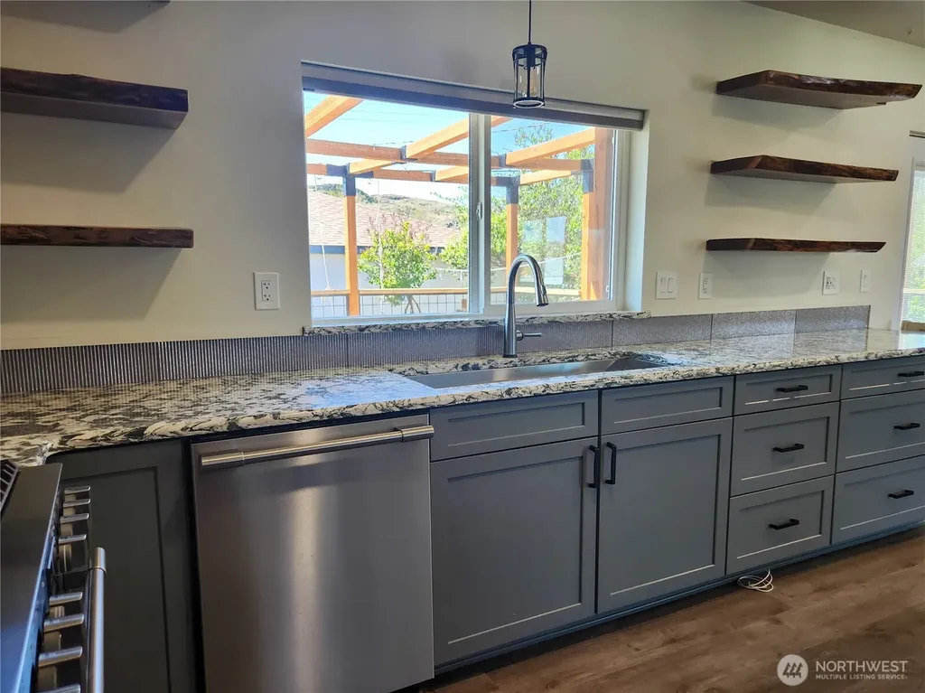 710 E 2nd Avenue Odessa WA 99159