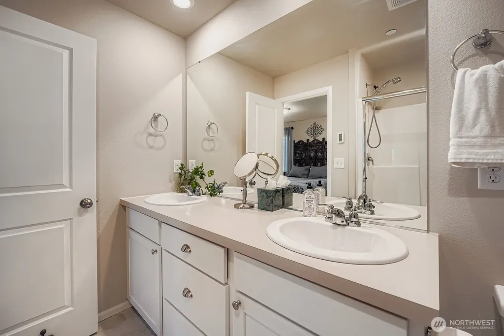 32668 Steamboat Lane Black Diamond WA 98010