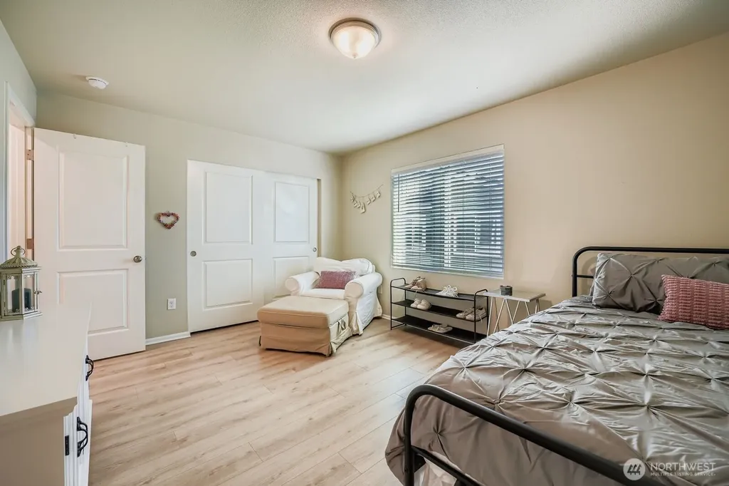 32668 Steamboat Lane Black Diamond WA 98010