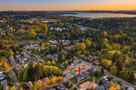 10219 125th Avenue NE Kirkland WA 98033