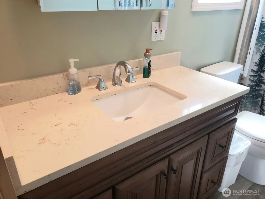 1936 Pine Cone Avenue Enumclaw WA 98022