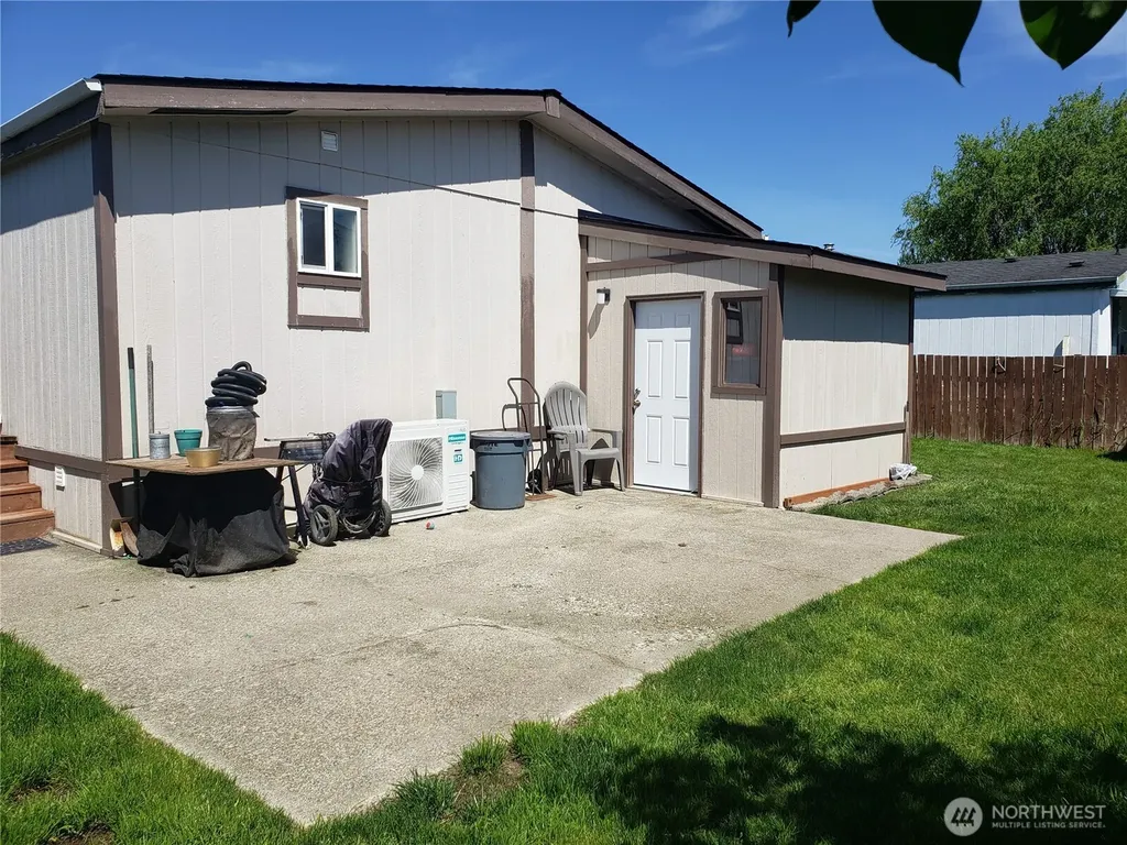 1936 Pine Cone Avenue Enumclaw WA 98022