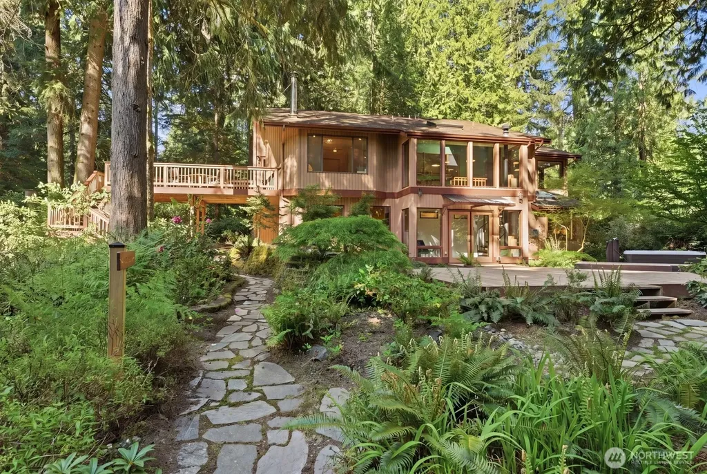 19816 233rd Avenue NE Woodinville WA 98077