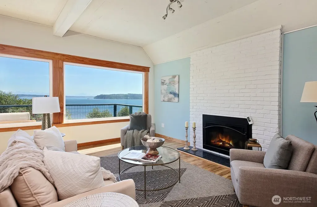 2977 North Bluff Road Greenbank WA 98253