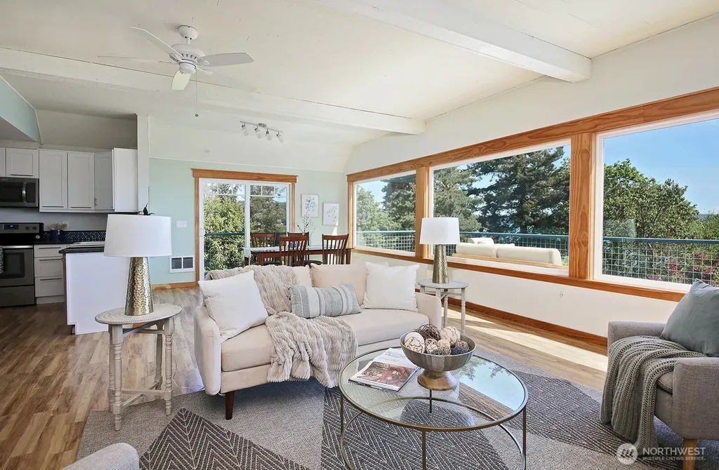 2977 North Bluff Road Greenbank WA 98253