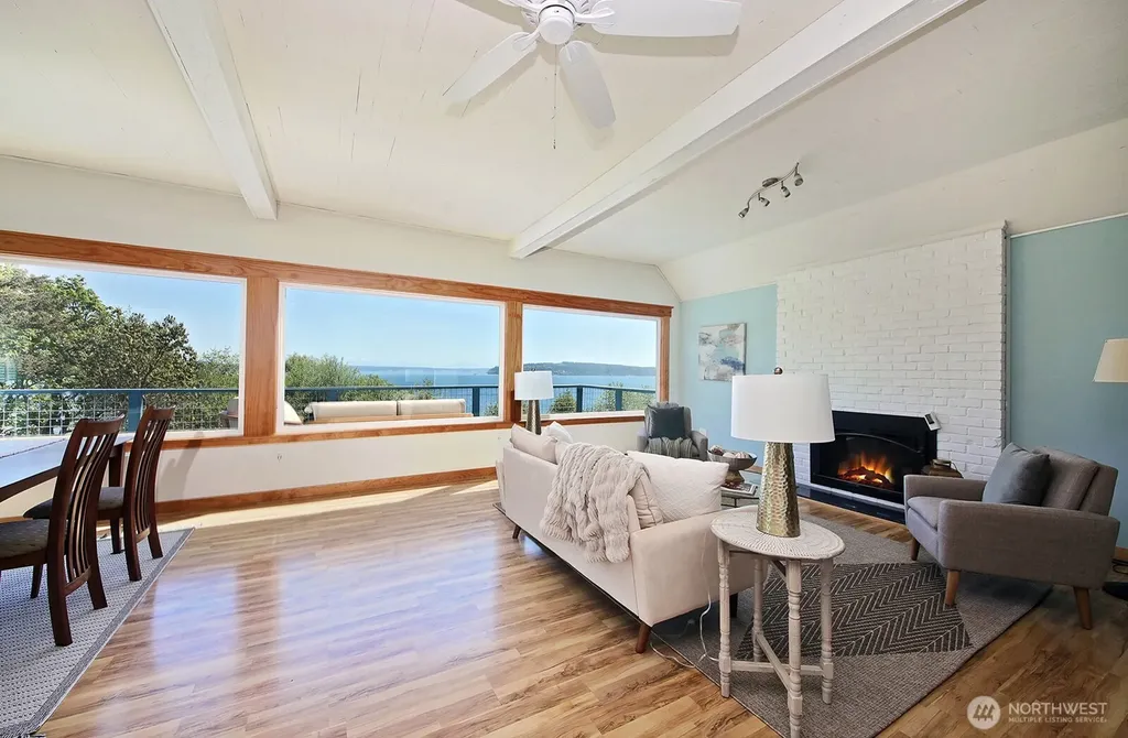 2977 North Bluff Road Greenbank WA 98253