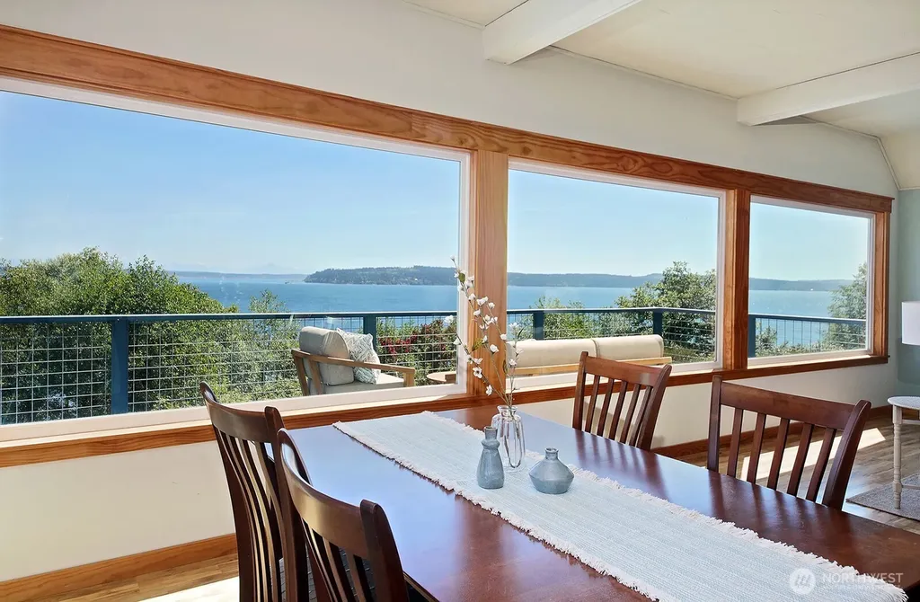 2977 North Bluff Road Greenbank WA 98253