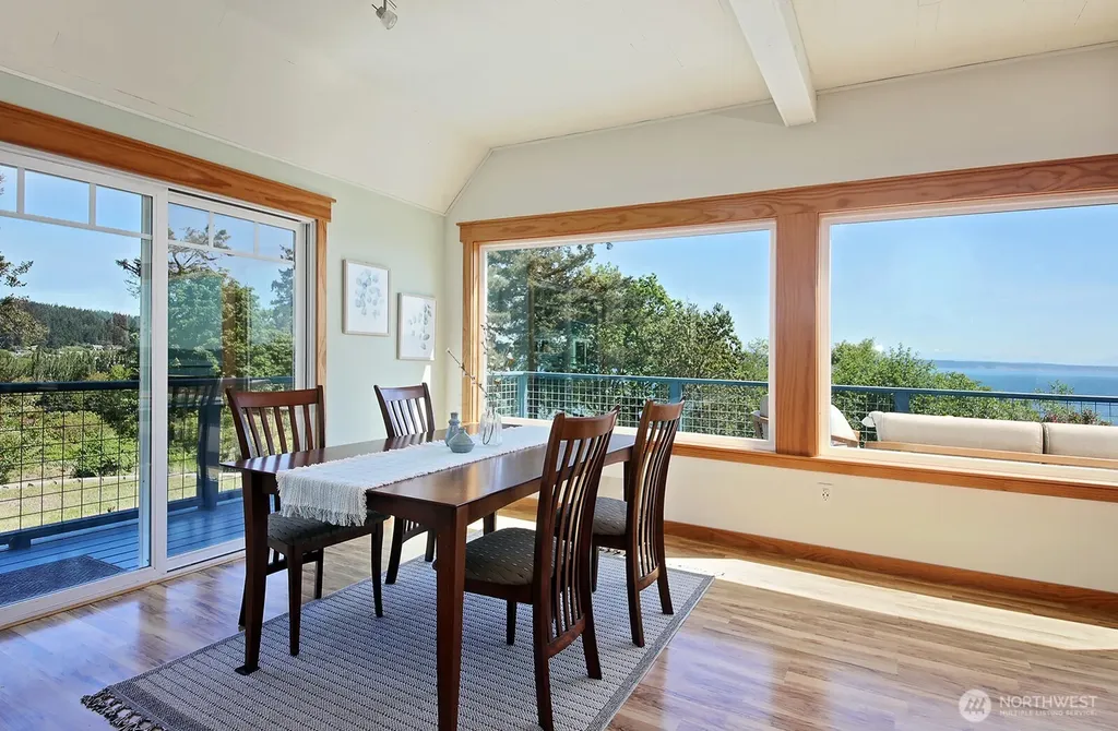 2977 North Bluff Road Greenbank WA 98253