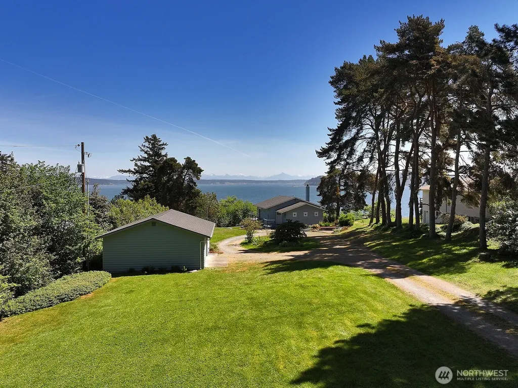 2977 North Bluff Road Greenbank WA 98253