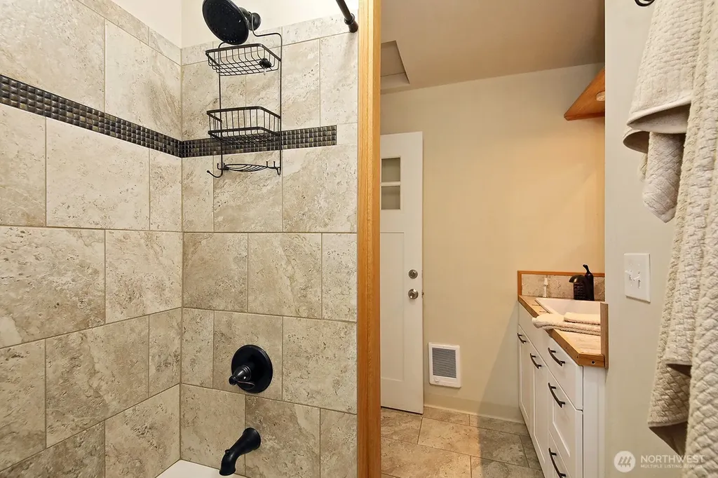 2977 North Bluff Road Greenbank WA 98253