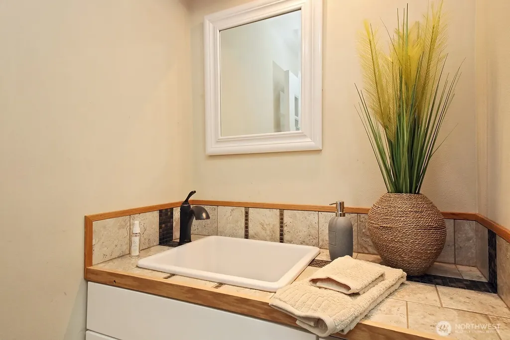2977 North Bluff Road Greenbank WA 98253