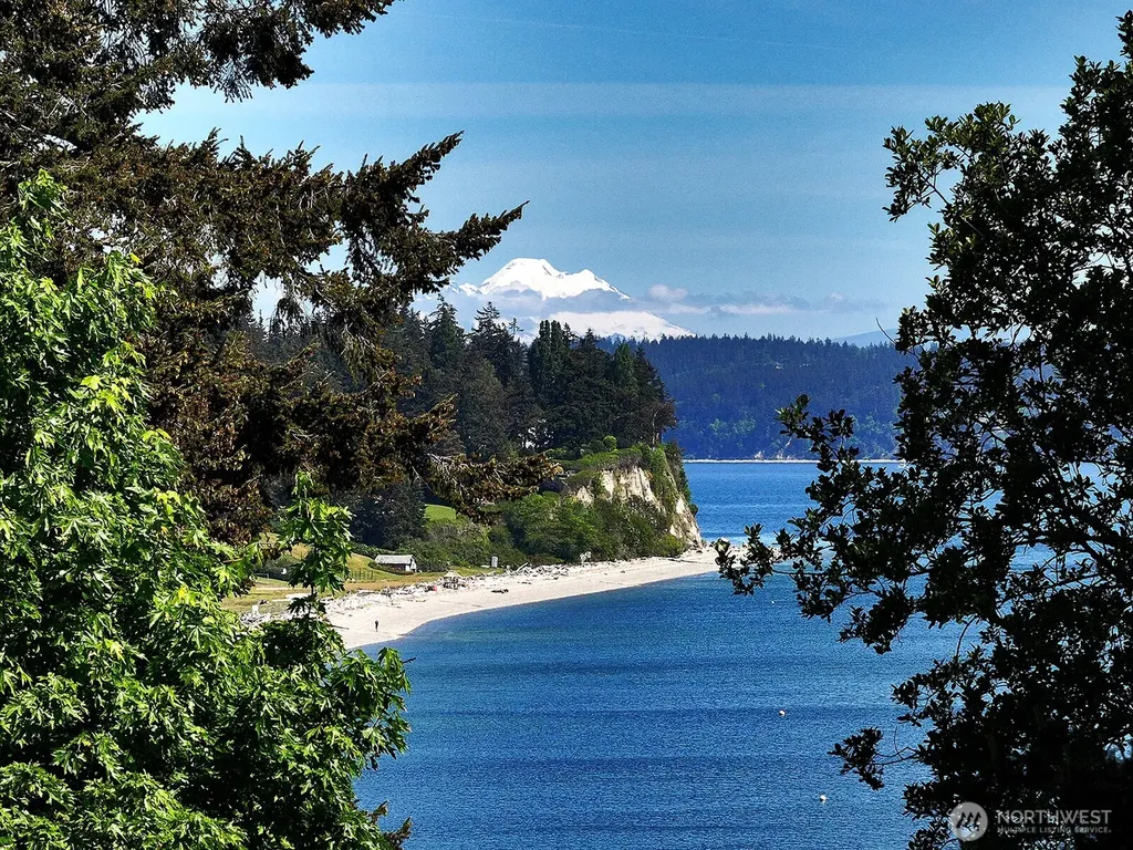 2977 North Bluff Road Greenbank WA 98253