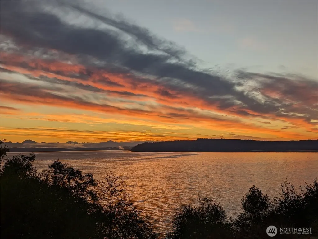 2977 North Bluff Road Greenbank WA 98253