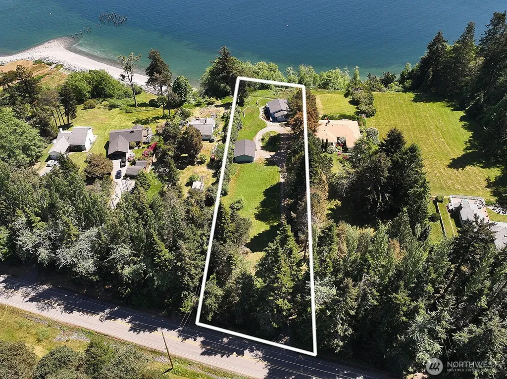 2977 North Bluff Road Greenbank WA 98253