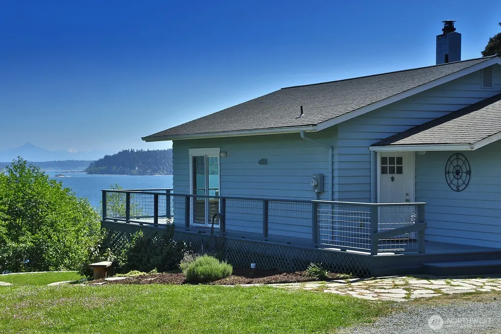2977 North Bluff Road Greenbank WA 98253