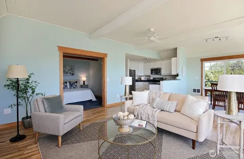 2977 North Bluff Road Greenbank WA 98253