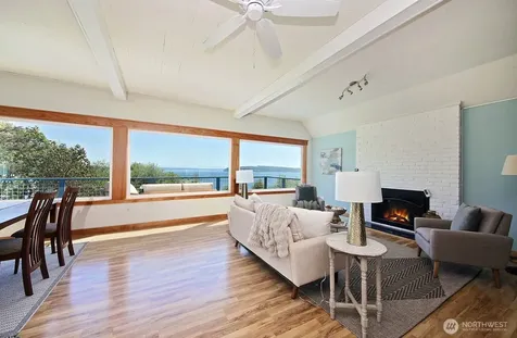 2977 North Bluff Road Greenbank WA 98253