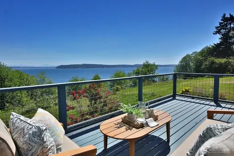 2977 North Bluff Road Greenbank WA 98253