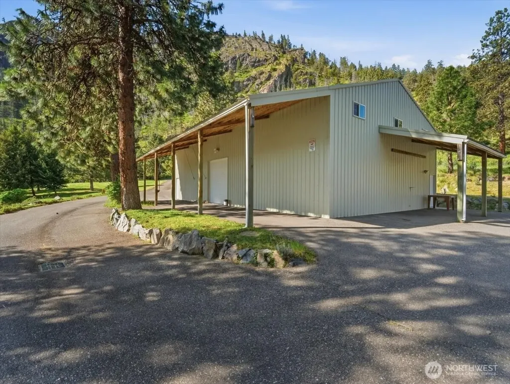 170 Hania Lane Chelan WA 98816