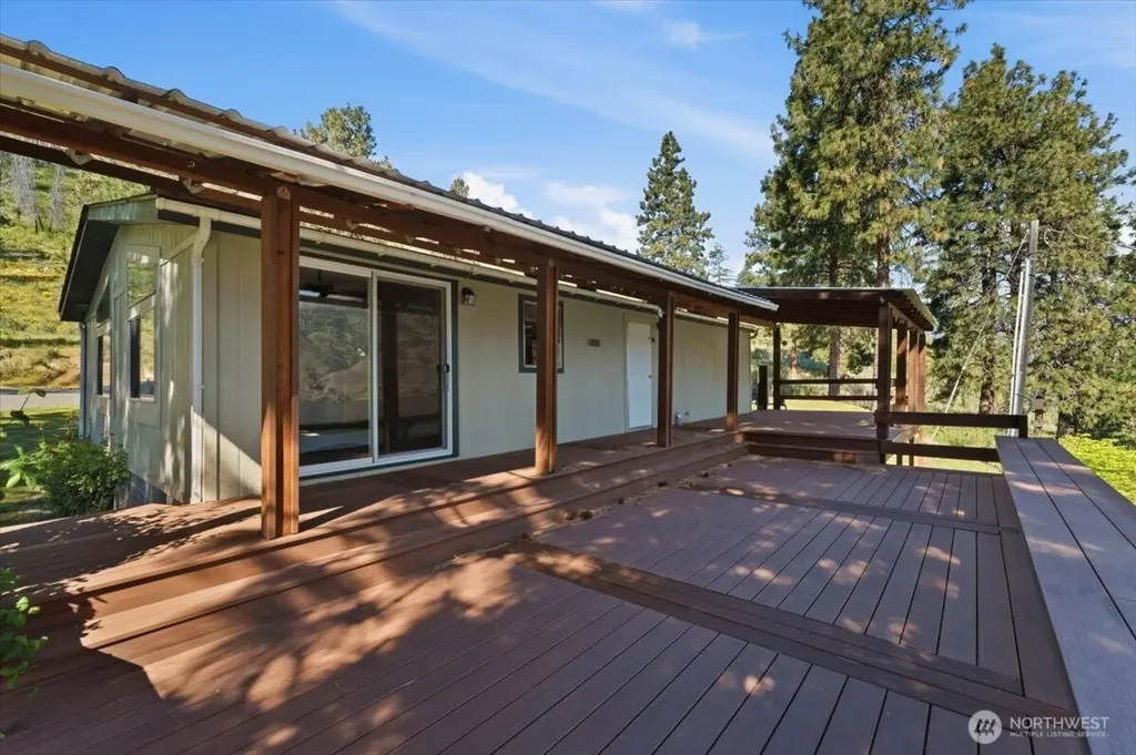 170 Hania Lane Chelan WA 98816