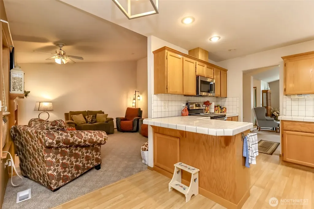 2109 22nd Street SE Puyallup WA 98372