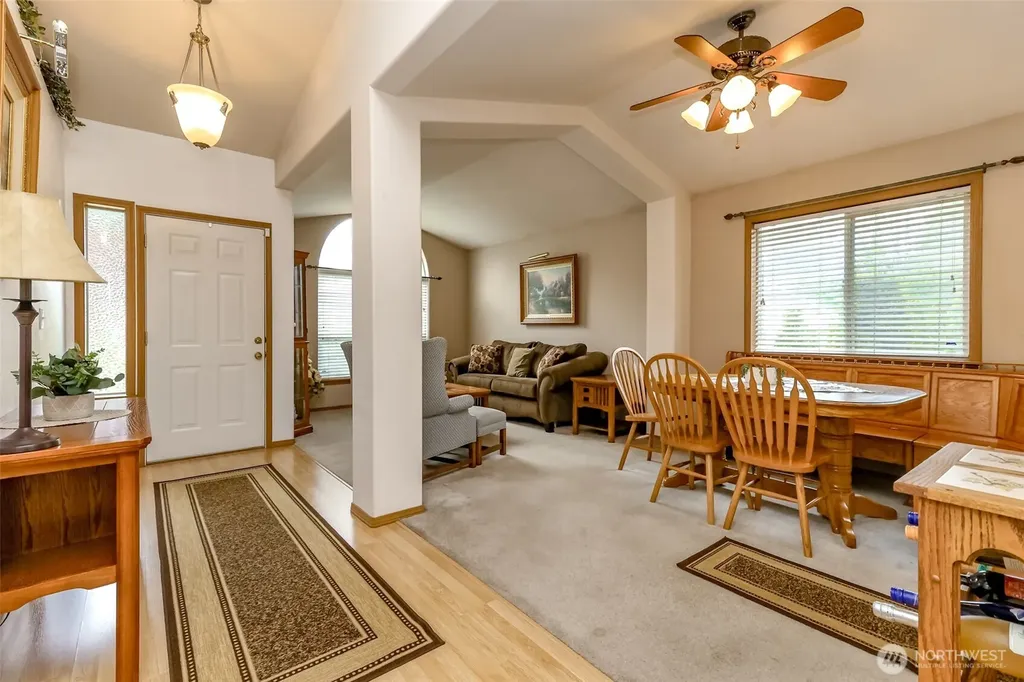 2109 22nd Street SE Puyallup WA 98372