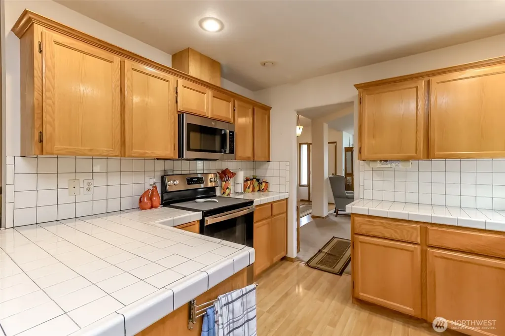 2109 22nd Street SE Puyallup WA 98372