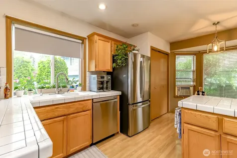 2109 22nd Street SE Puyallup WA 98372