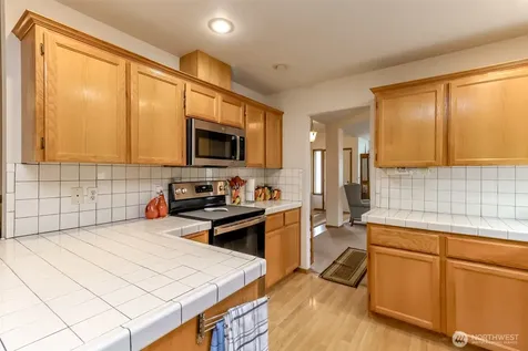 2109 22nd Street SE Puyallup WA 98372