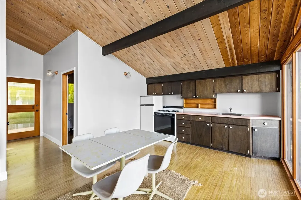 48 Eliza Island Bellingham WA 98226