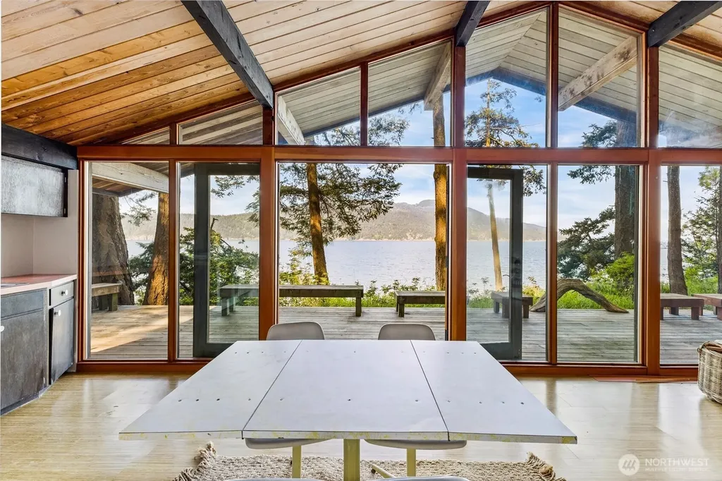 48 Eliza Island Bellingham WA 98226