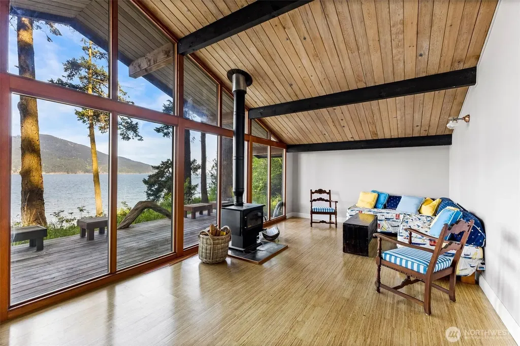 48 Eliza Island Bellingham WA 98226