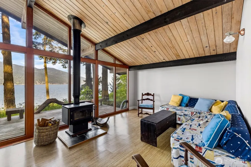48 Eliza Island Bellingham WA 98226